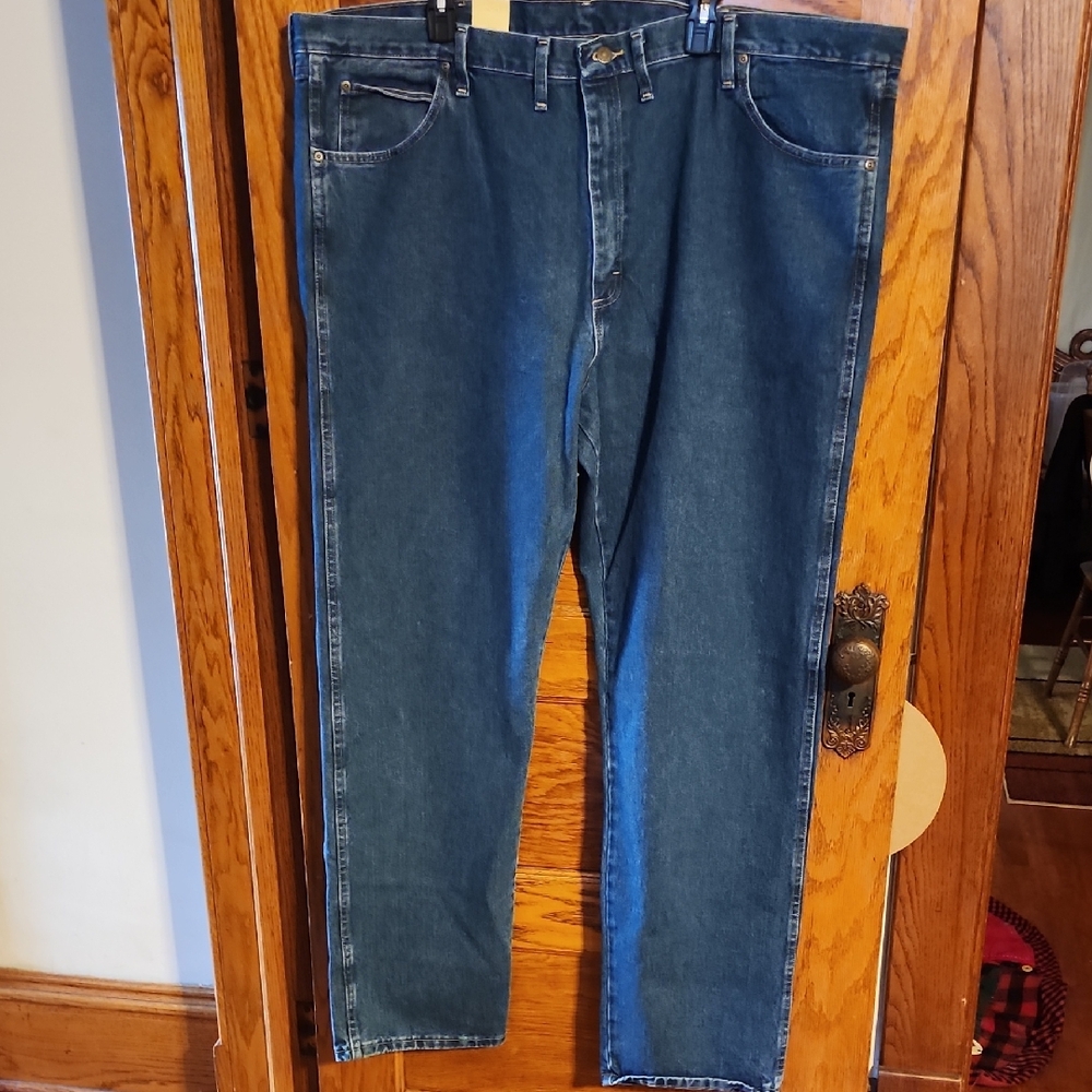 Wrangler Men's Relaxed Fit Blue Jeans